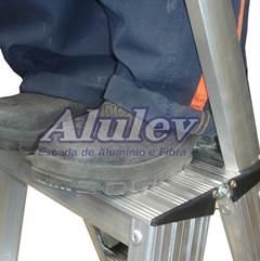 Escada de Alumínio Alulev Profissional Mod. AP203 3 Degraus